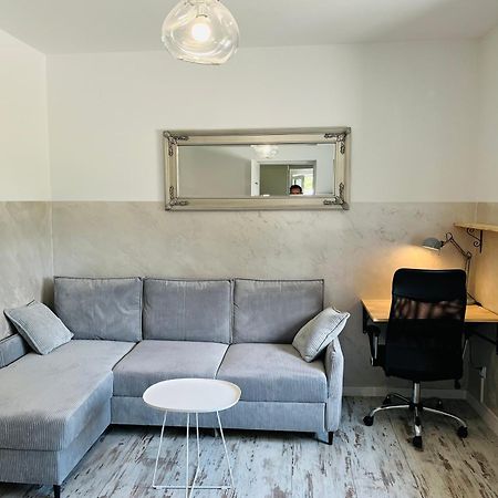 Apartament Ogrodowy Apartment Miechow Bagian luar foto